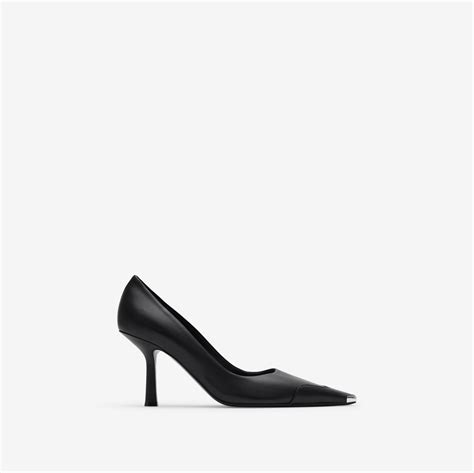 Leather Chisel Pumps in Black 